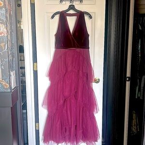 Women's Sleeveless Fit and Flare Evening Dress V Neck Tiered Ruffle Skirt